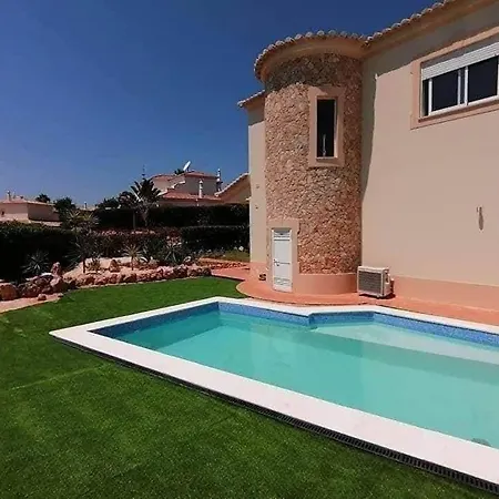 Santos Villa